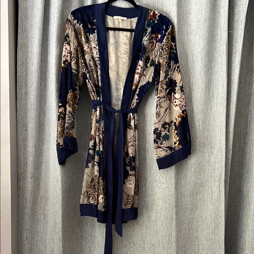 Willow & Clay Floral Kimono - Navy and Cream